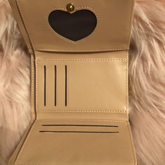 Women’s brown leather small bifold wallet - Picture 2 of 2